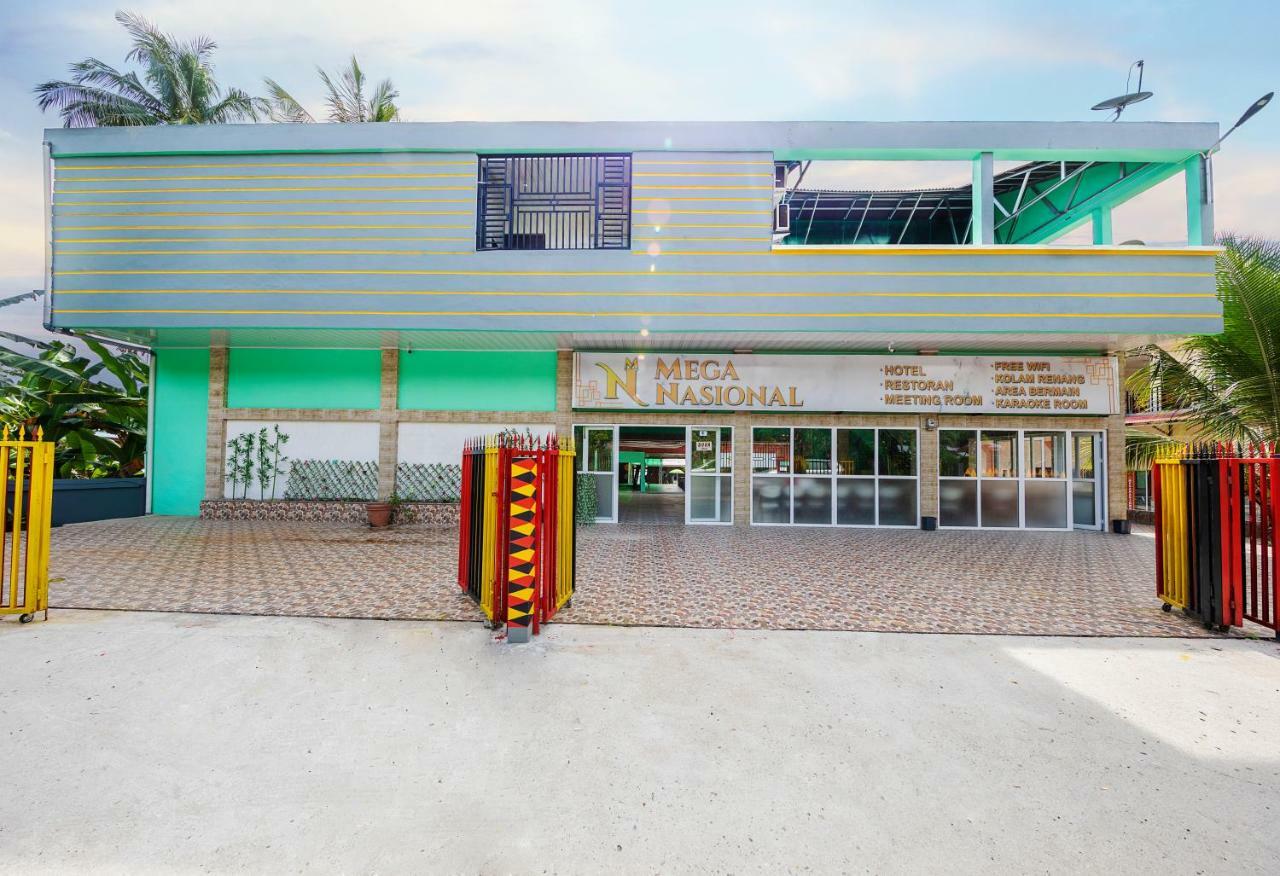 Mega Nasional Seaview Hotel Gunungsitoli Exterior photo