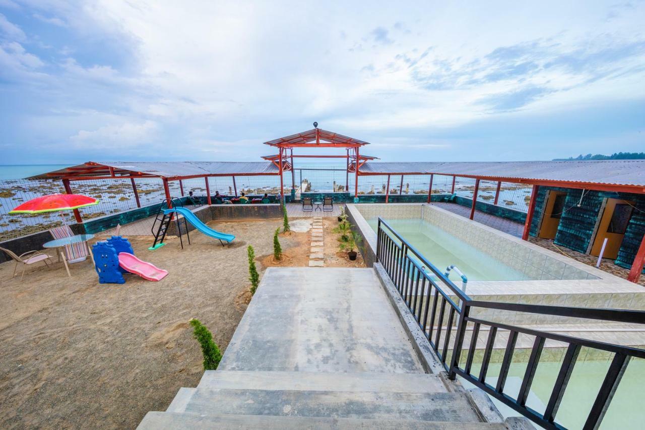 Mega Nasional Seaview Hotel Gunungsitoli Exterior photo