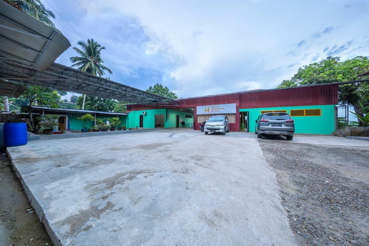 Mega Nasional Seaview Hotel Gunungsitoli Exterior photo